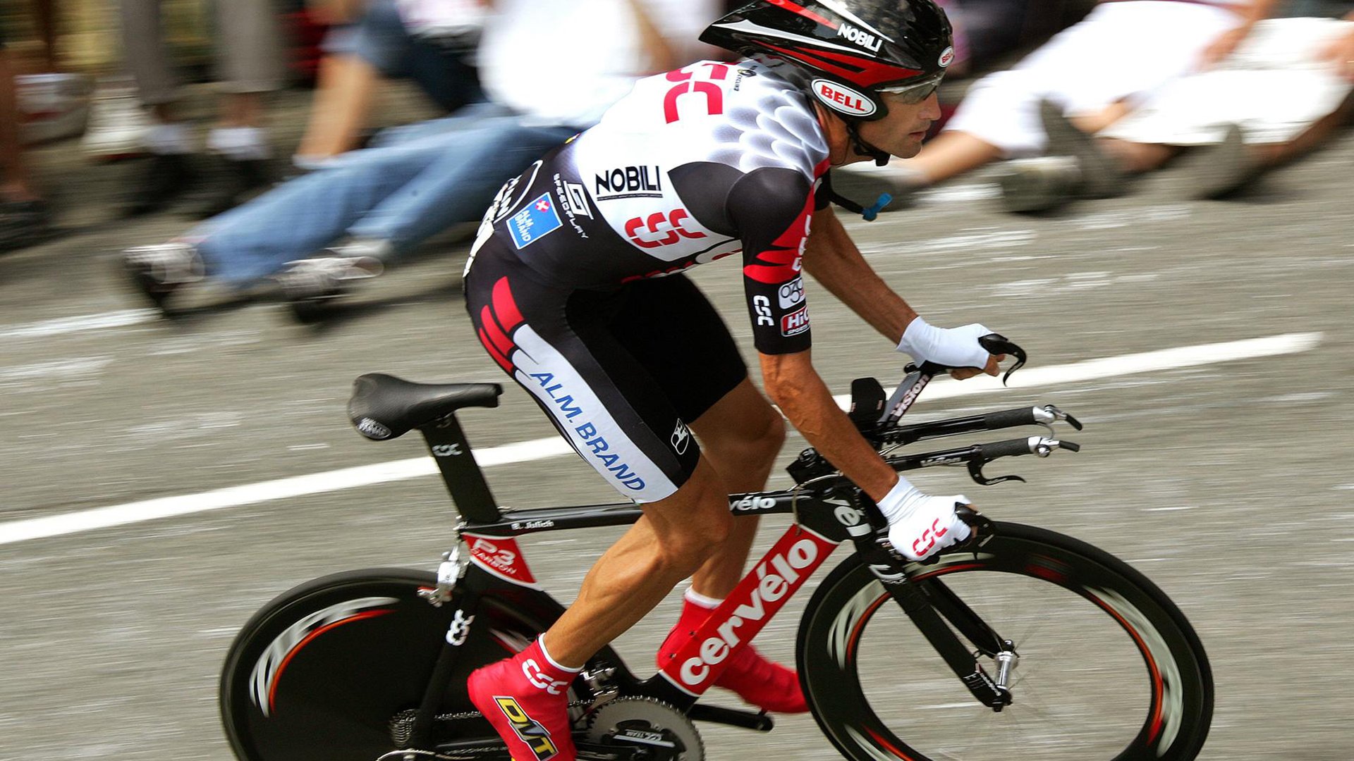 红牛车队再次展现统治力，目标冠军，红牛车队全称